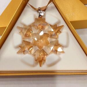 Swarovski Crystal Limited Annual Edition 2010 Gold Snowflake Ornament